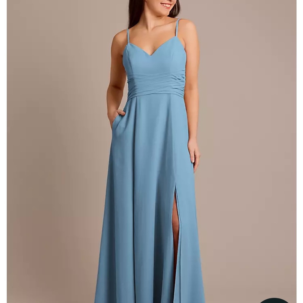 Elegant Blue Maxi Gown with Sweetheart Neckline and High Slit